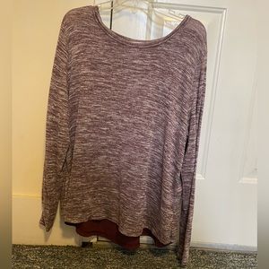 Burgundy heathered lightweight sweater with a dark burgundy peekaboo back.